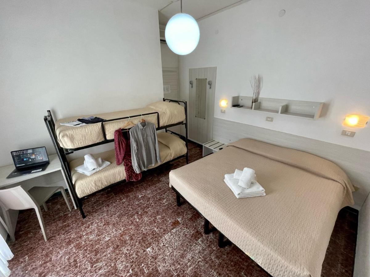 Hotel Napoleon ريتشوني المظهر الخارجي الصورة