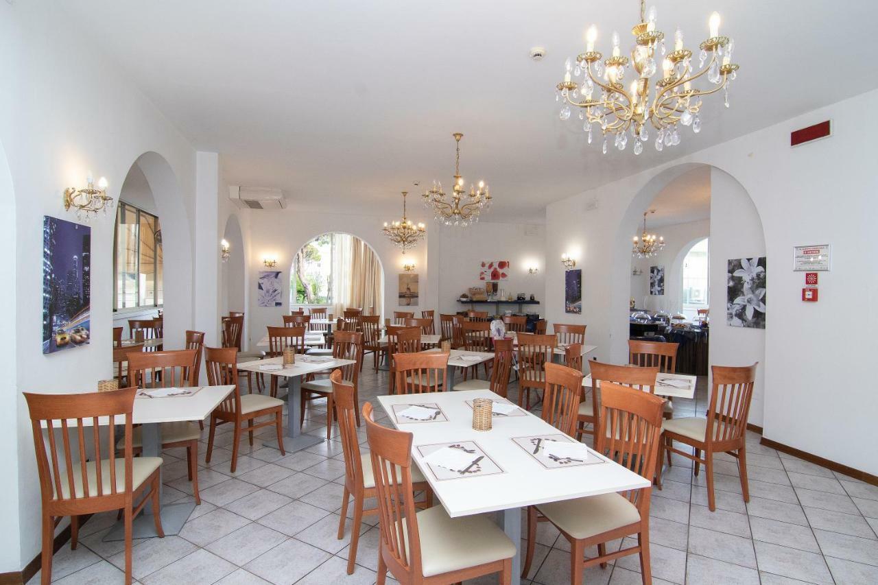 Hotel Napoleon ريتشوني المظهر الخارجي الصورة
